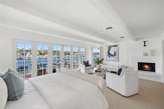 $8,149,500 | 117 East Bay Front, Newport Beach, CA 92662