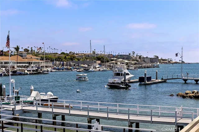 $8,149,500 | 117 East Bay Front, Newport Beach, CA 92662