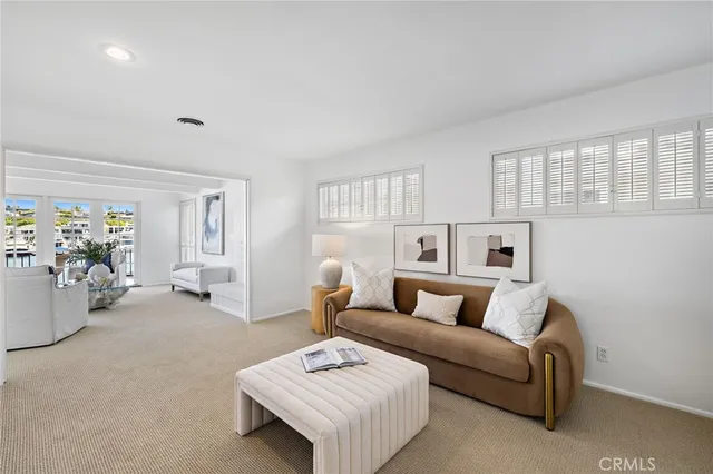 $8,149,500 | 117 East Bay Front, Newport Beach, CA 92662