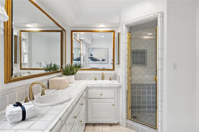 $8,149,500 | 117 East Bay Front, Newport Beach, CA 92662