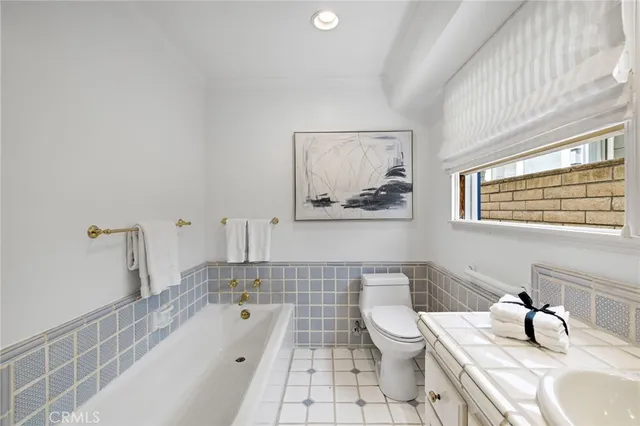 $8,149,500 | 117 East Bay Front, Newport Beach, CA 92662