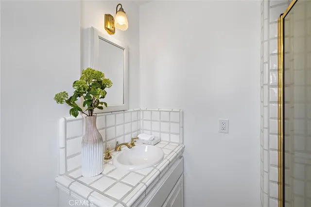 $8,149,500 | 117 East Bay Front, Newport Beach, CA 92662