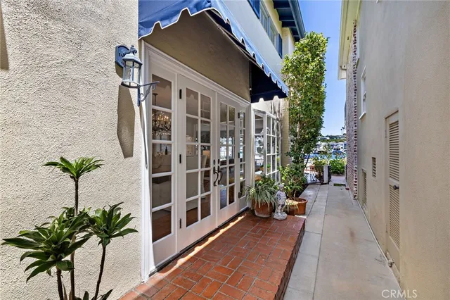 $8,149,500 | 117 East Bay Front, Newport Beach, CA 92662