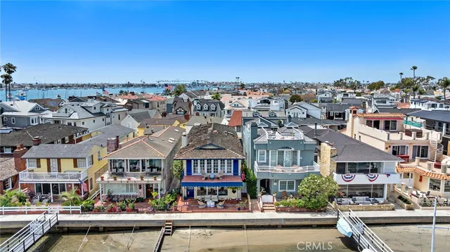 $8,149,500 | 117 East Bay Front, Newport Beach, CA 92662