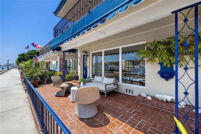 $8,149,500 | 117 East Bay Front, Newport Beach, CA 92662