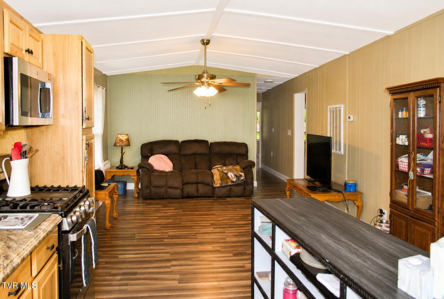 225 Shaw Road Chuckey, TN 37641 - Photo 8 of 33 living room 2