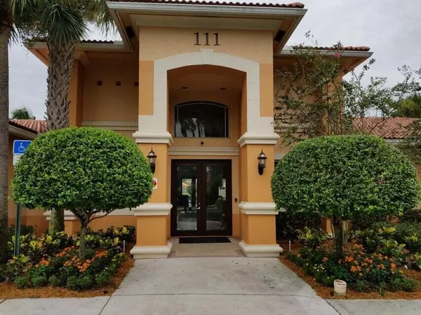 $189,000 | 121 Southwest Palm Drive, Unit 104, Port St. Lucie, FL 34986