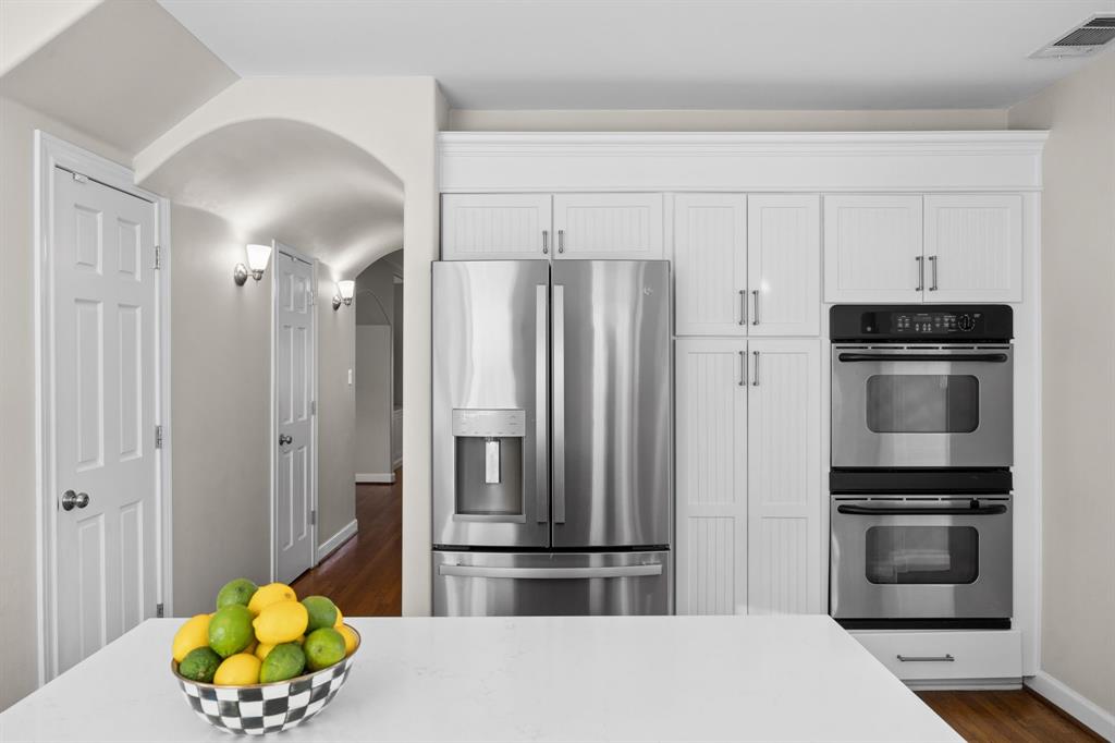 5730 Winton Street Dallas, TX 75206 - Photo 15 of 33