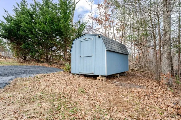 $299,900 | 394 Springbranch Trail, Stanardsville, VA 22973