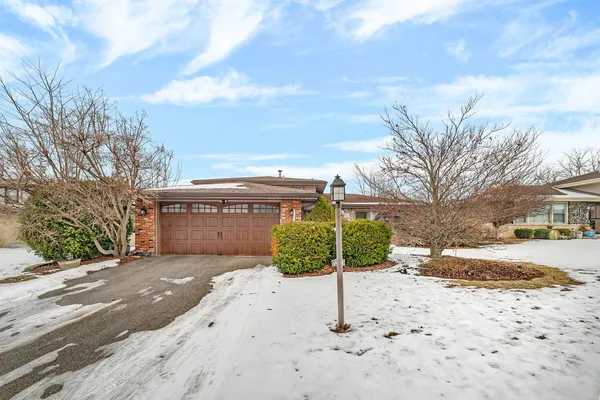 $339,900 | 15601 Ridgeland Avenue, Oak Forest, IL 60452