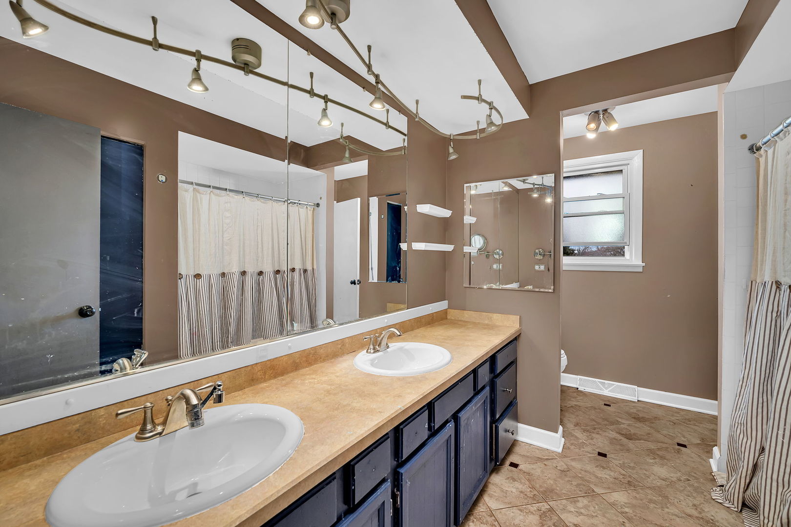 15601 Ridgeland Avenue Oak Forest, IL 60452 - Photo 20 of 40