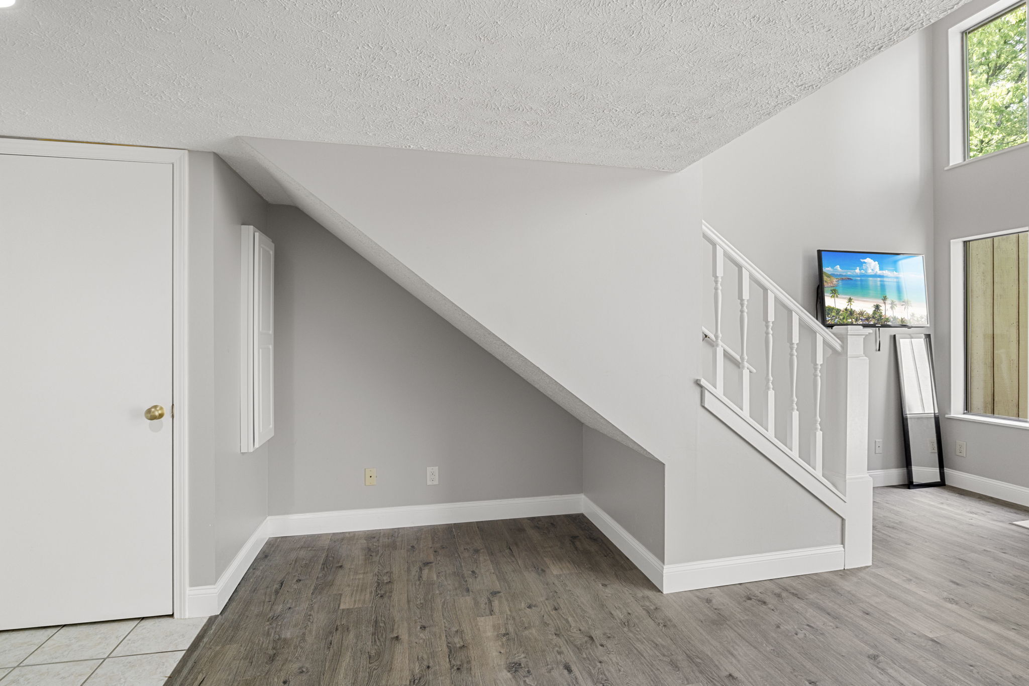 9050 South Pointe Ridge Lane Bloomington, IN 47401 - Photo 3 of 36