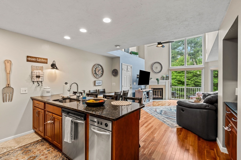 16 Pointe Rok Drive, Unit 16 Worcester, MA 01604 - Photo 3 of 42 Gallery Image 3