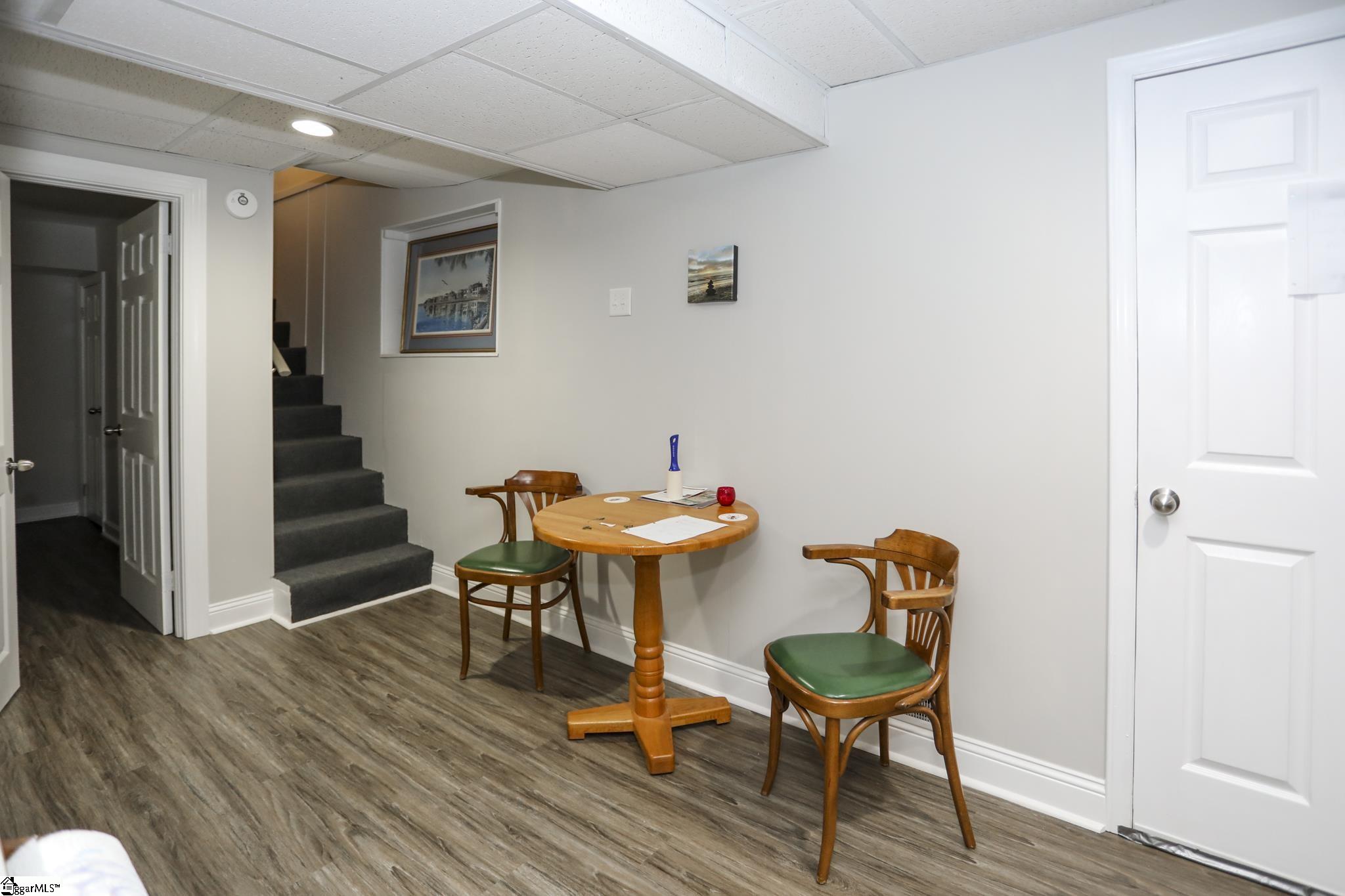 727 Farrs Bridge Road Greenville, SC 29611 - Photo 12 of 28 Gallery Image 12