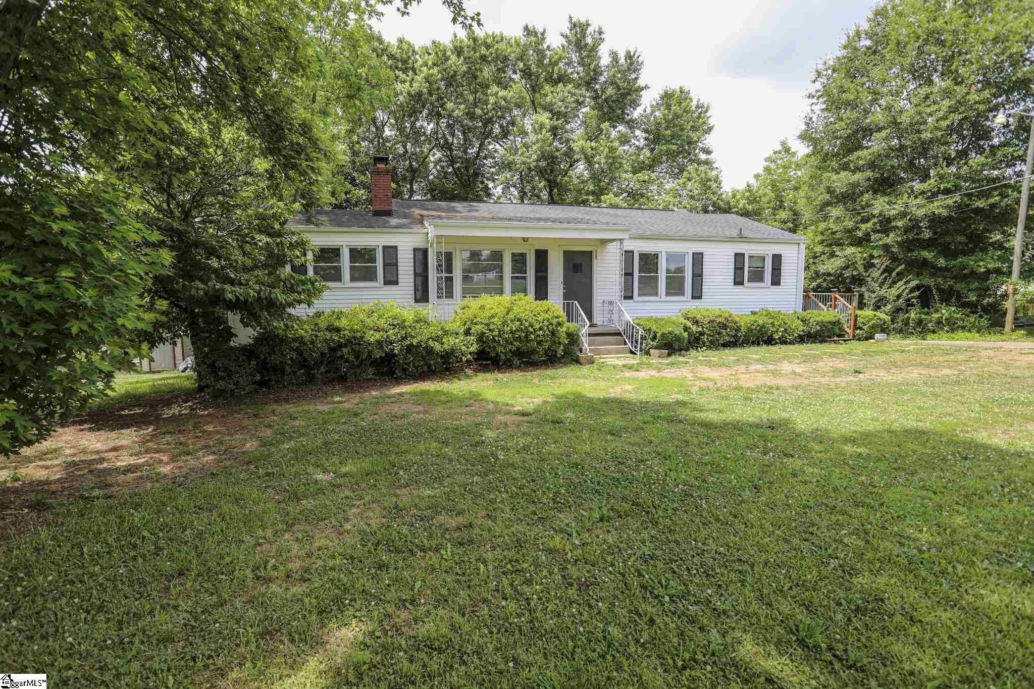 727 Farrs Bridge Road Greenville, SC 29611 - Photo 3 of 28 Gallery Image 3