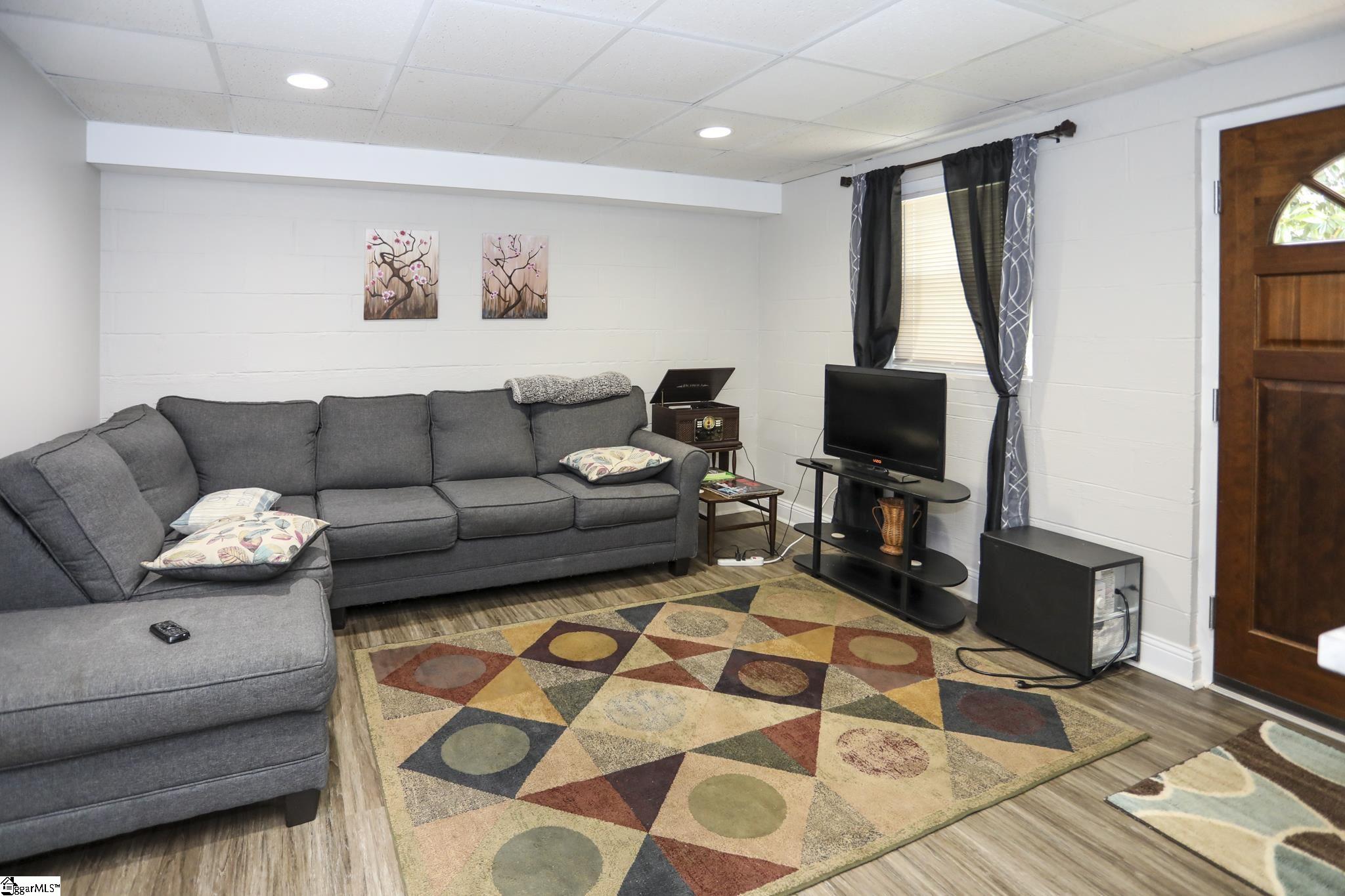 727 Farrs Bridge Road Greenville, SC 29611 - Photo 27 of 28 Gallery Image 27