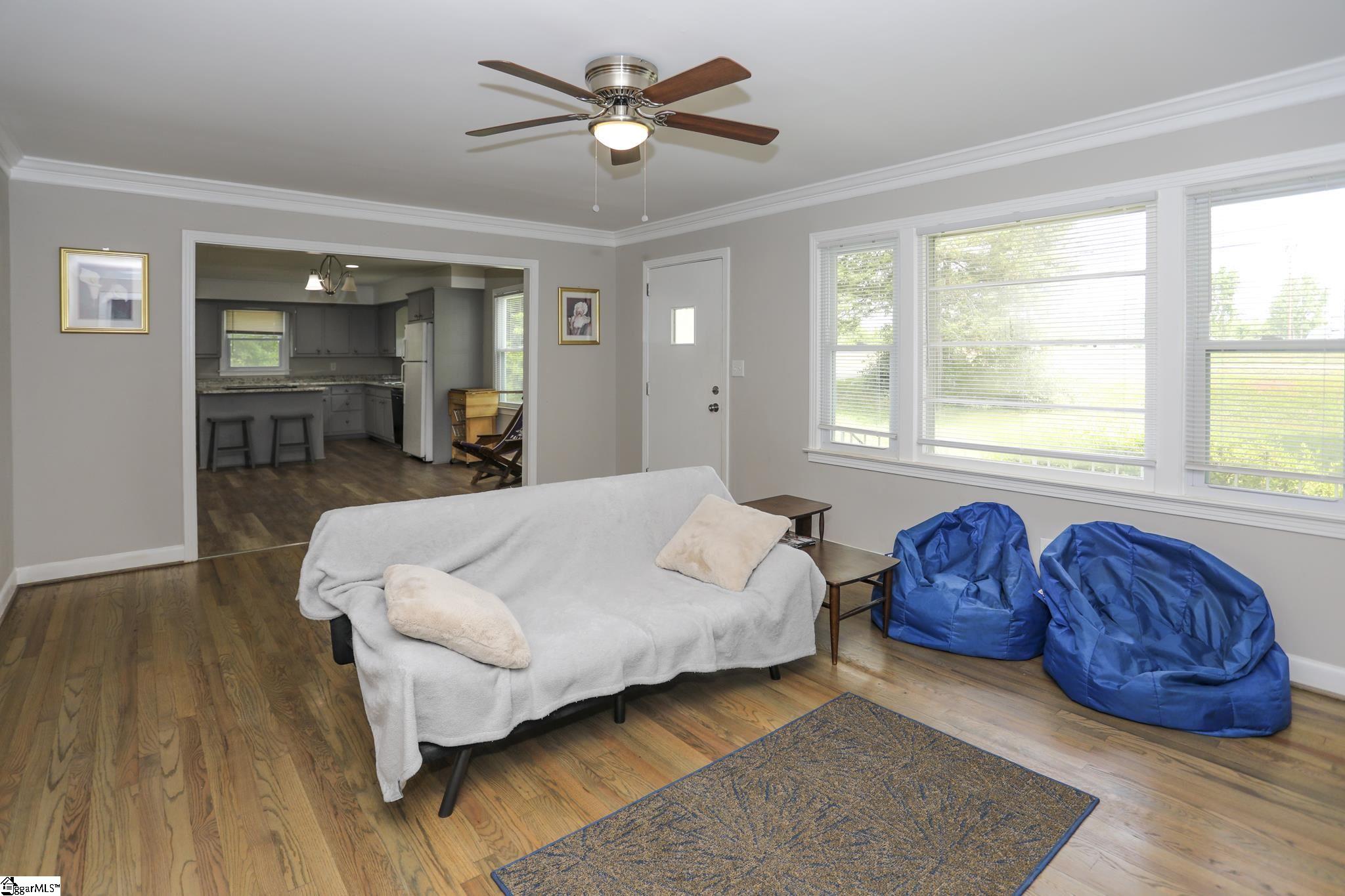 727 Farrs Bridge Road Greenville, SC 29611 - Photo 4 of 28 Gallery Image 4
