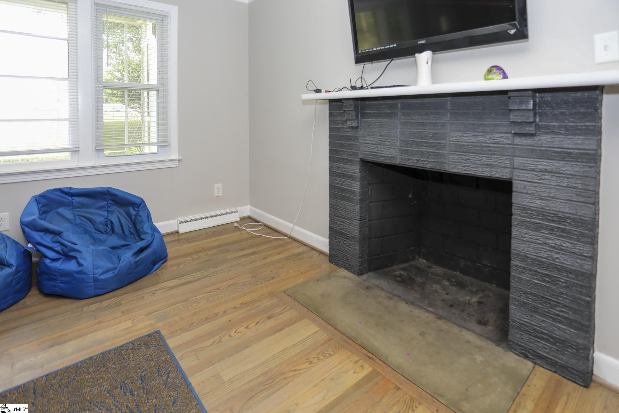 727 Farrs Bridge Road Greenville, SC 29611 - Photo 5 of 28 Gallery Image 5