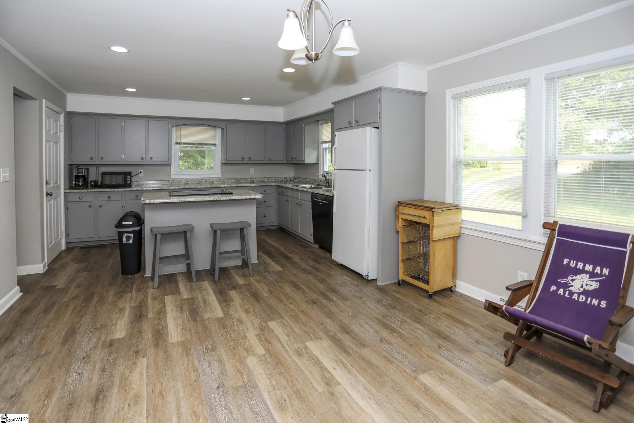 727 Farrs Bridge Road Greenville, SC 29611 - Photo 6 of 28 Gallery Image 6