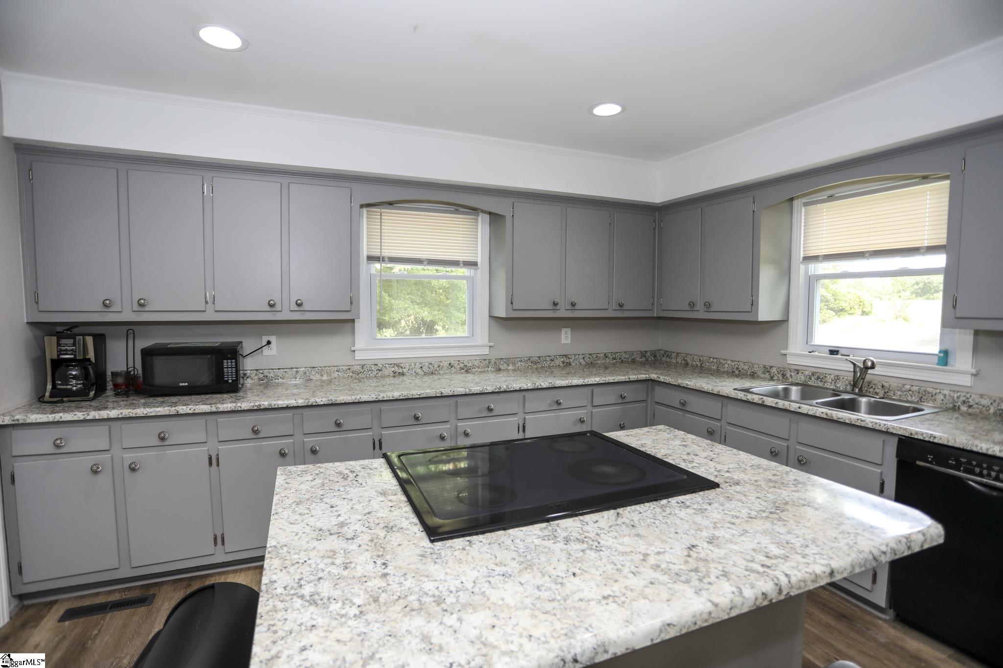 727 Farrs Bridge Road Greenville, SC 29611 - Photo 7 of 28 Gallery Image 7