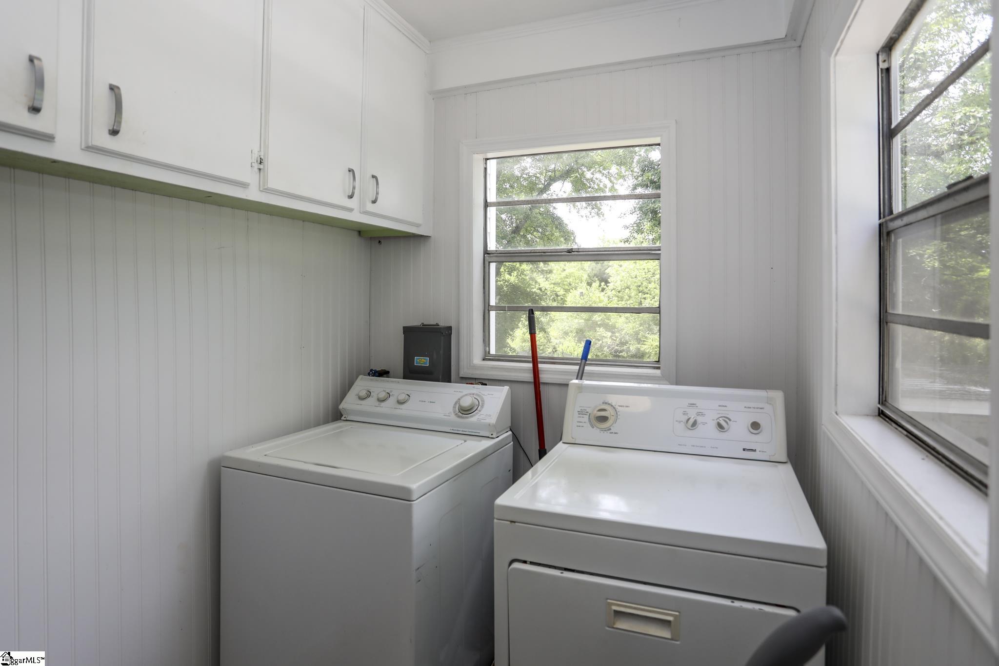 727 Farrs Bridge Road Greenville, SC 29611 - Photo 9 of 28 Gallery Image 9