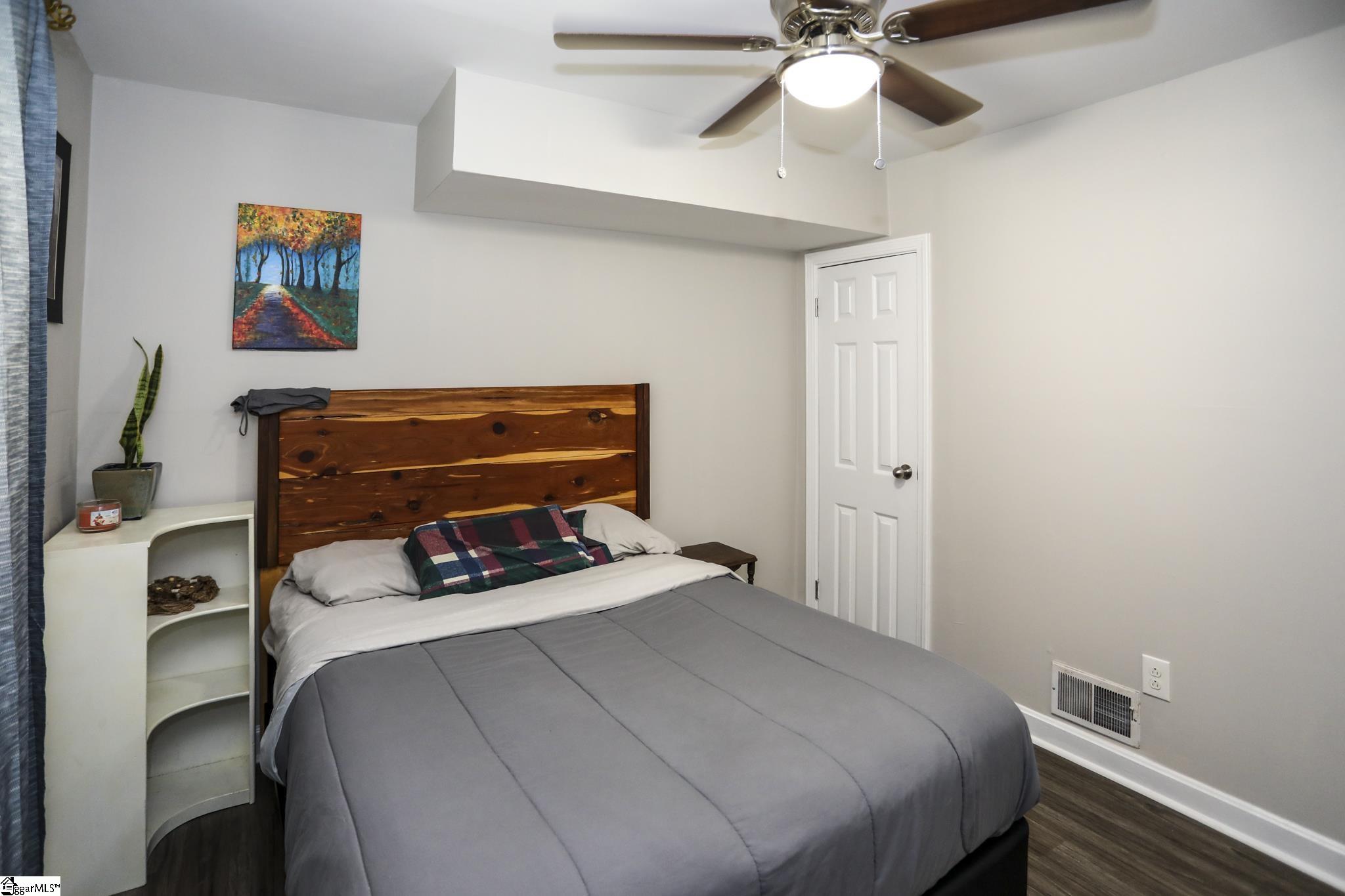 727 Farrs Bridge Road Greenville, SC 29611 - Photo 10 of 28 Gallery Image 10