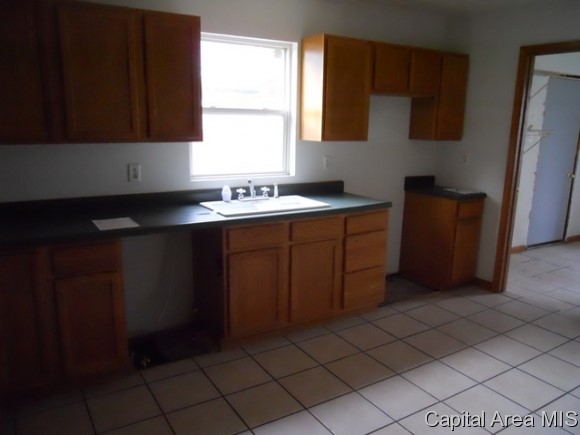 945 North Indiana Avenue Springfield, IL 62702 - Photo 7 of 11