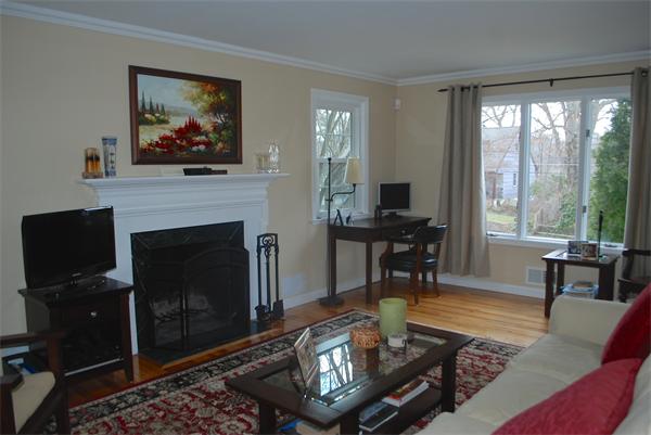 29 Strawberry Hill Road Natick, MA 01760 - Photo 5 of 19 Gallery Image 5