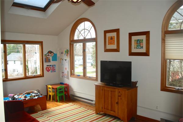 29 Strawberry Hill Road Natick, MA 01760 - Photo 7 of 19 Gallery Image 7