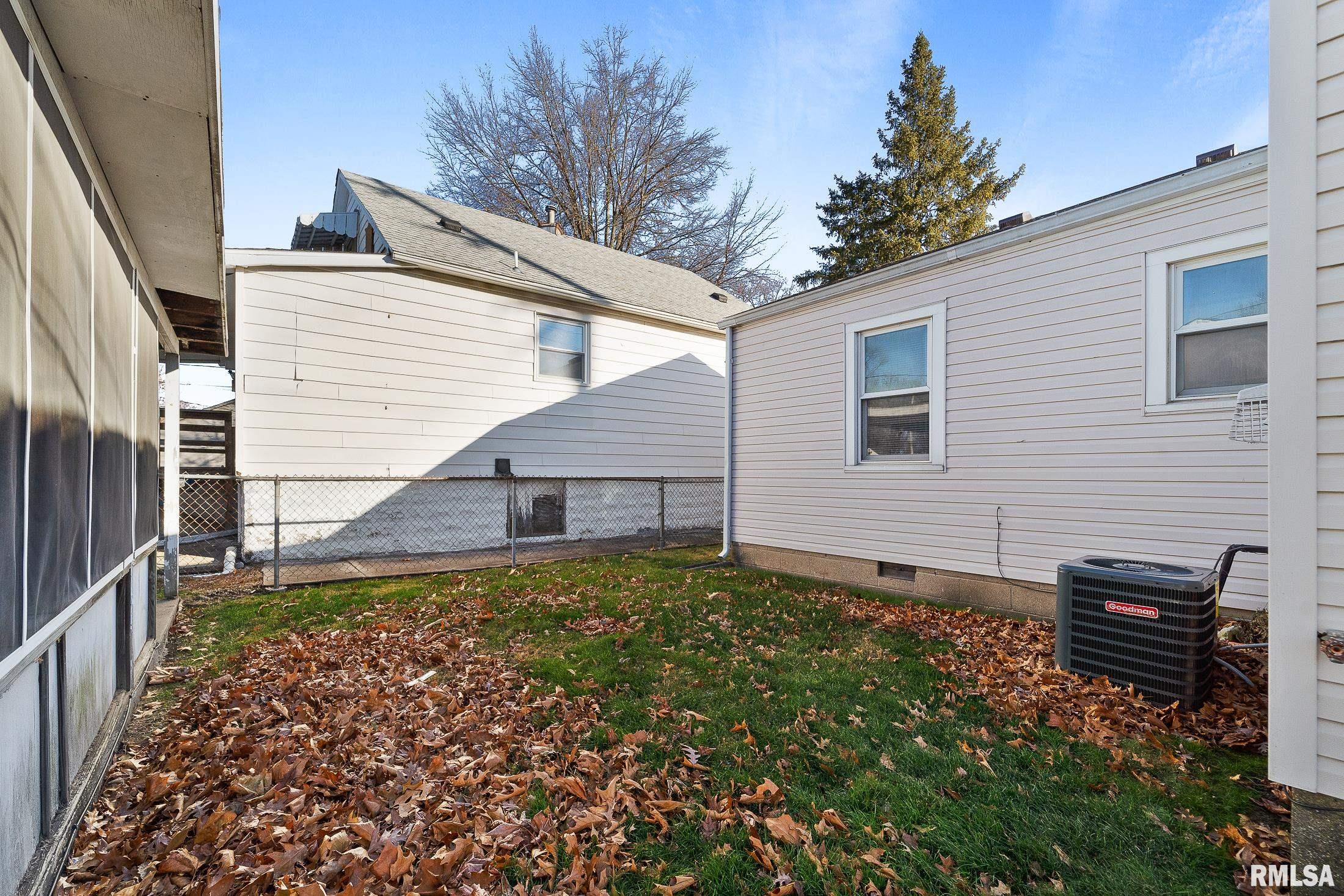 2001 North 19th Street Springfield, IL 62702 - Photo 8 of 15
