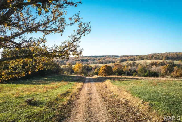 $850,000 | 6601 County Line Road, Graff, MO 65660