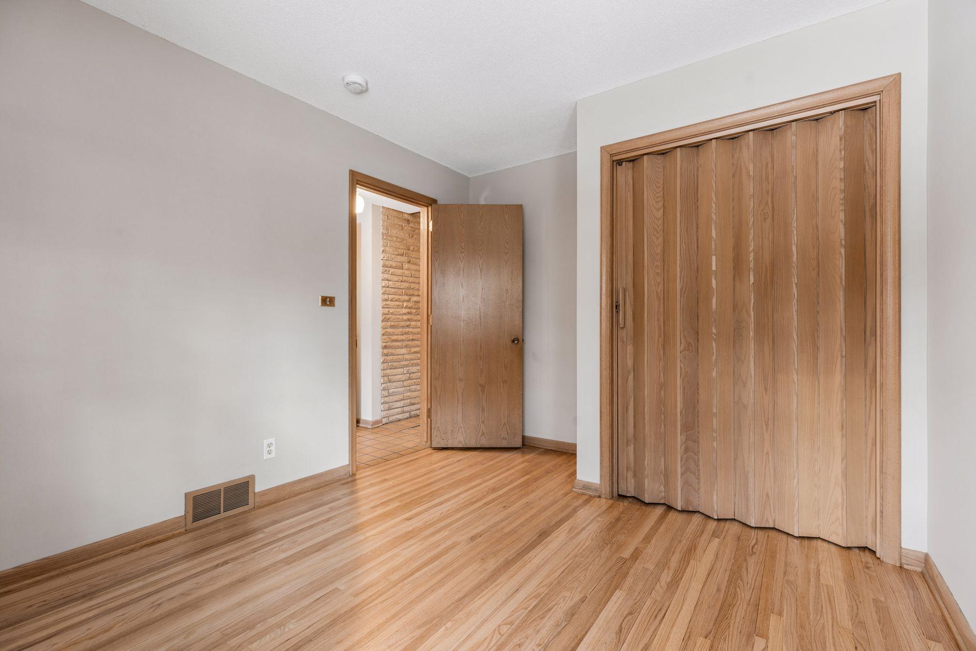 15776 Cedar Ridge Road Eden Prairie, MN 55347 - Photo 14 of 41 Gallery Image 14