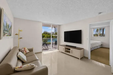 $699,000 | 3901 Indian Creek Drive, Unit 309, Miami Beach, FL 33140