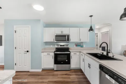 $299,000 | 714 Daysland Avenue Southwest, Palm Bay, FL 32908