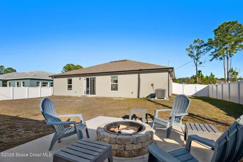 $299,000 | 714 Daysland Avenue Southwest, Palm Bay, FL 32908