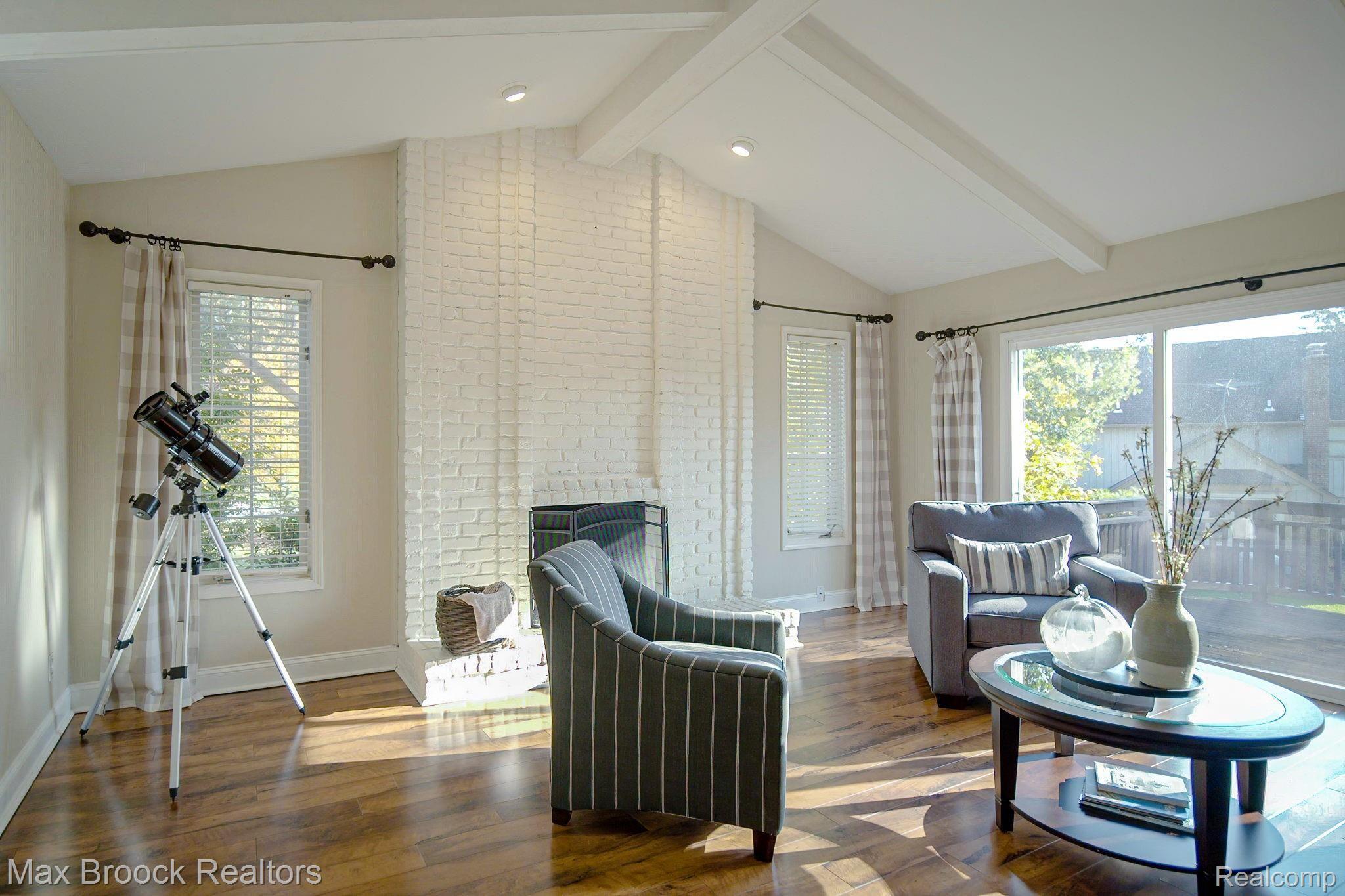 3125 Summit Ridge Drive Rochester, MI 48306 - Photo 5 of 46 web_frame_204400.jpg