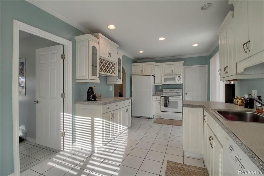50180 Callens Road Chesterfield, MI 48047 - Photo 13 of 33