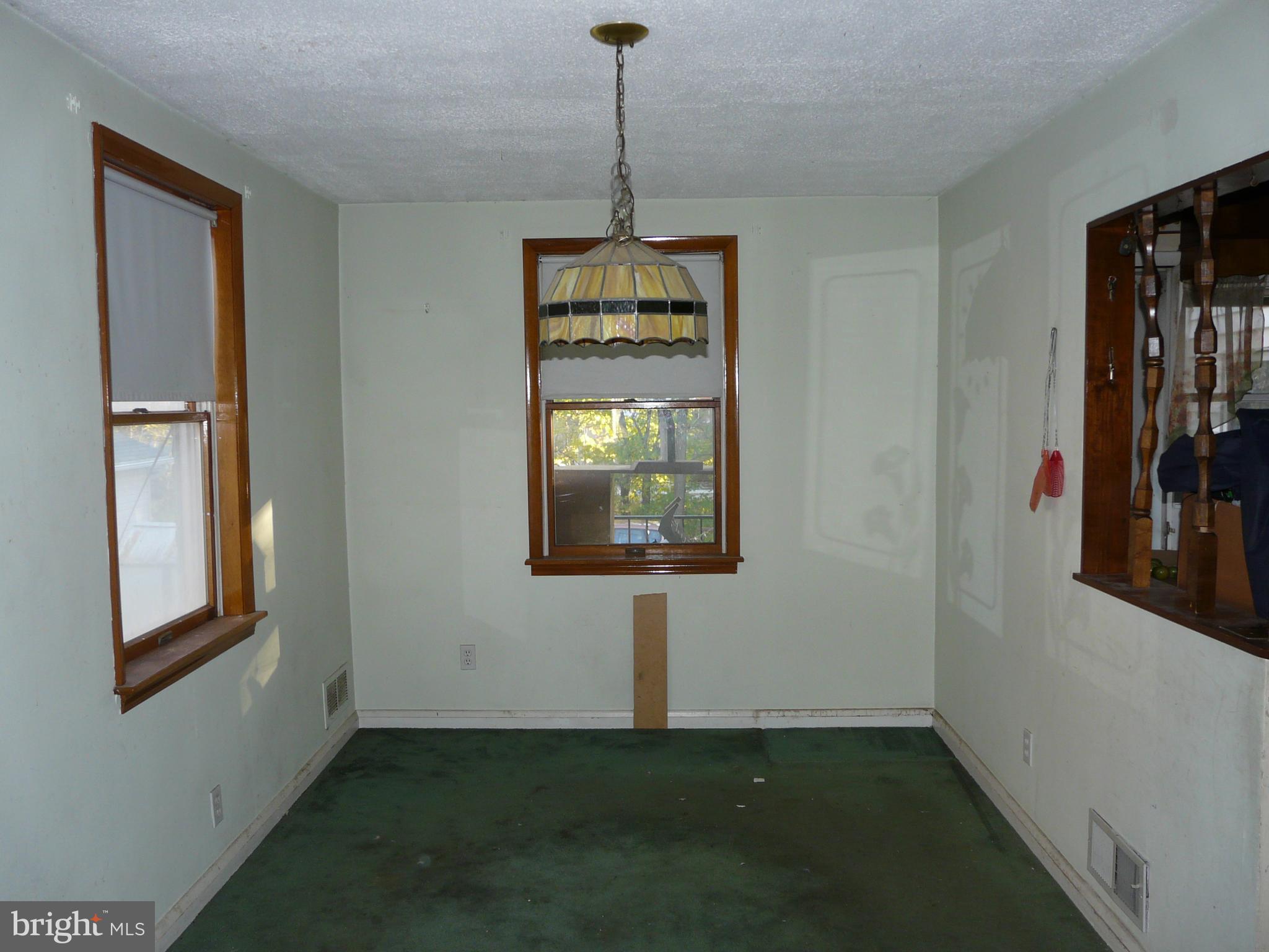 7327 Kirtley Road Baltimore, MD 21224 - Photo 7 of 16 Dining Room