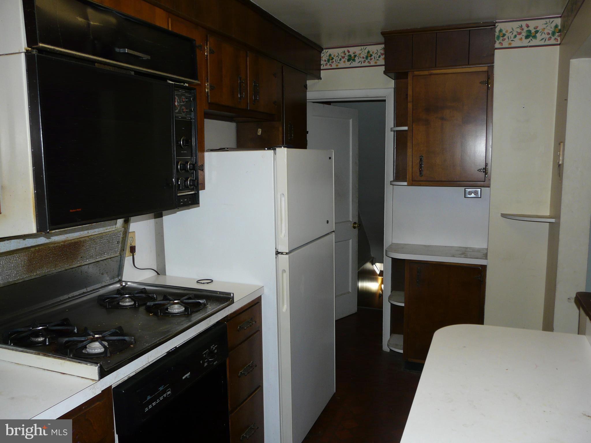 7327 Kirtley Road Baltimore, MD 21224 - Photo 9 of 16 Kitchen