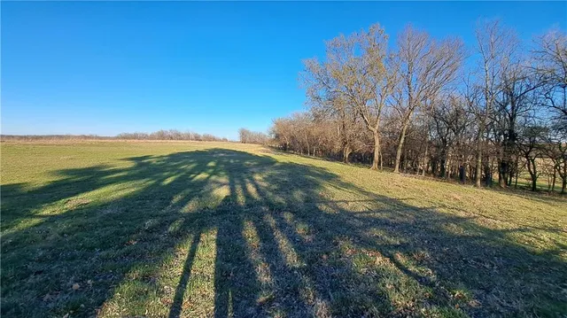 $410,000 | 2101 A Dove, Longton, KS 67352