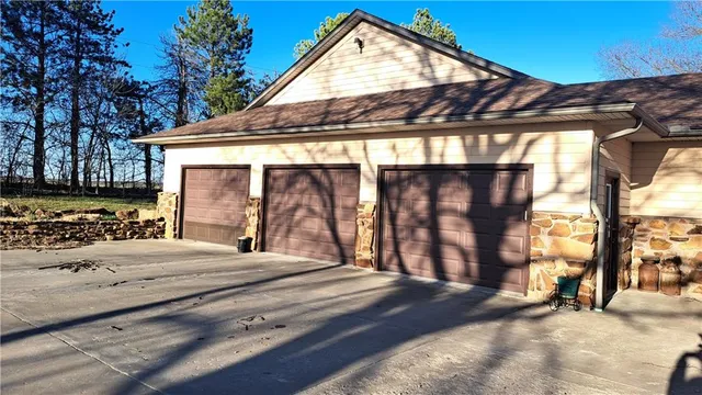 $410,000 | 2101 A Dove, Longton, KS 67352