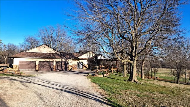$410,000 | 2101 A Dove, Longton, KS 67352