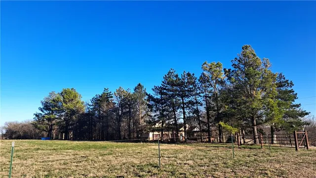 $410,000 | 2101 A Dove, Longton, KS 67352