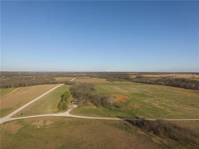 $410,000 | 2101 A Dove, Longton, KS 67352