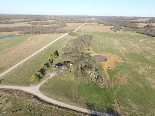 $410,000 | 2101 A Dove, Longton, KS 67352