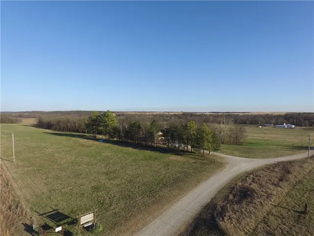 $410,000 | 2101 A Dove, Longton, KS 67352