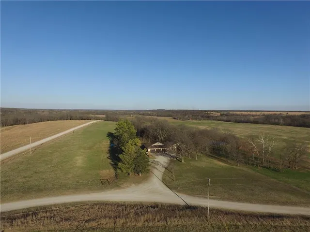 $410,000 | 2101 A Dove, Longton, KS 67352