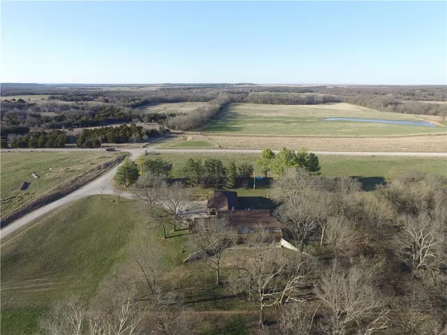 $410,000 | 2101 A Dove, Longton, KS 67352