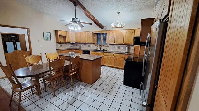 $410,000 | 2101 A Dove, Longton, KS 67352