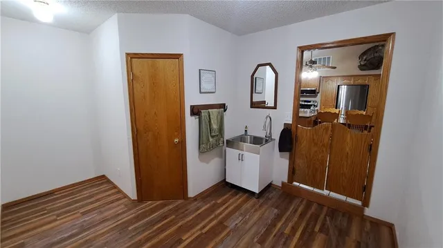 $410,000 | 2101 A Dove, Longton, KS 67352